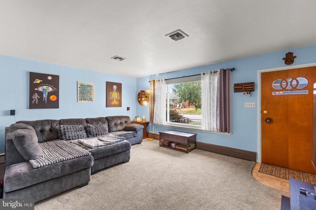 208 WILLOW ST, Hanover, PA 17331