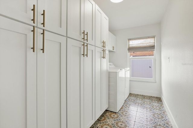 2021 SPANISH PINES DRIVE, Dunedin, FL 34698