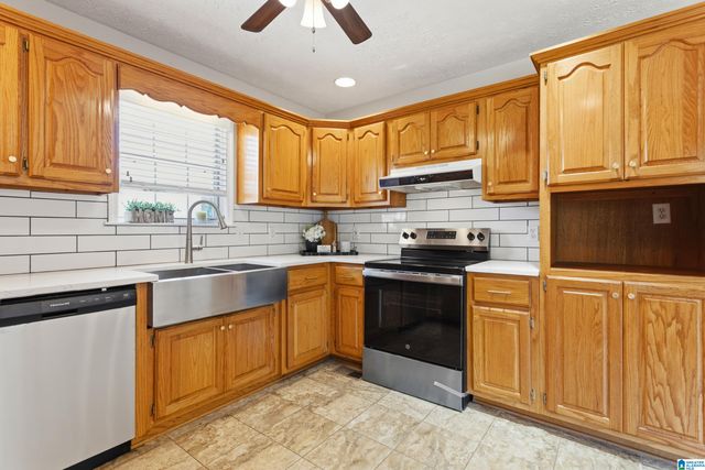 9605 KOURTNY WAY, Warrior, AL 35180