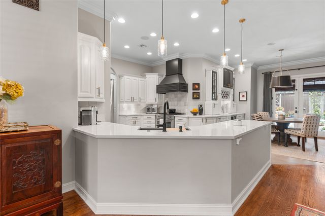 2501 S Cincinnati Avenue, Tulsa, OK 74114