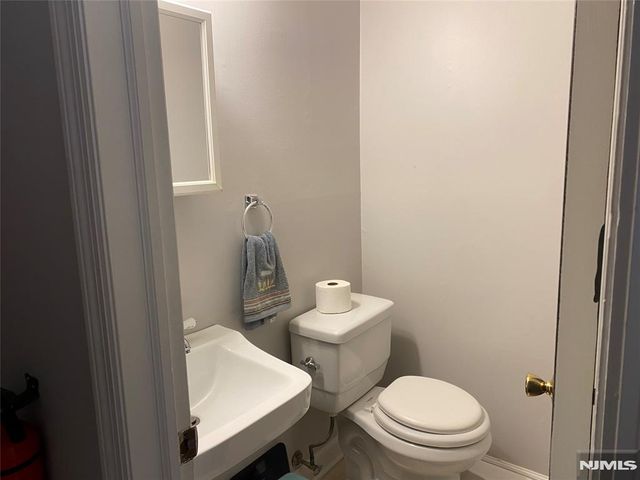 54 Arch Street, Ramsey, NJ 07446