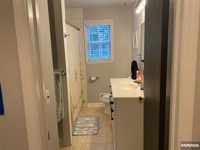 54 Arch Street, Ramsey, NJ 07446