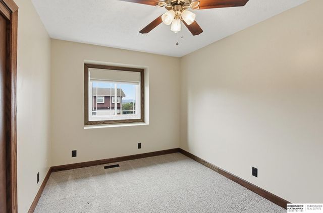 6213 N 80th Street, Omaha, NE 68134