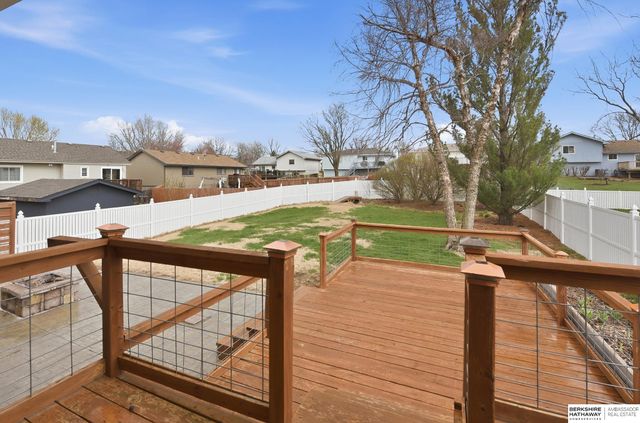 6213 N 80th Street, Omaha, NE 68134