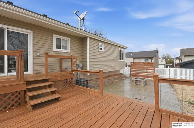 6213 N 80th Street, Omaha, NE 68134