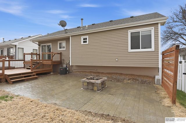 6213 N 80th Street, Omaha, NE 68134