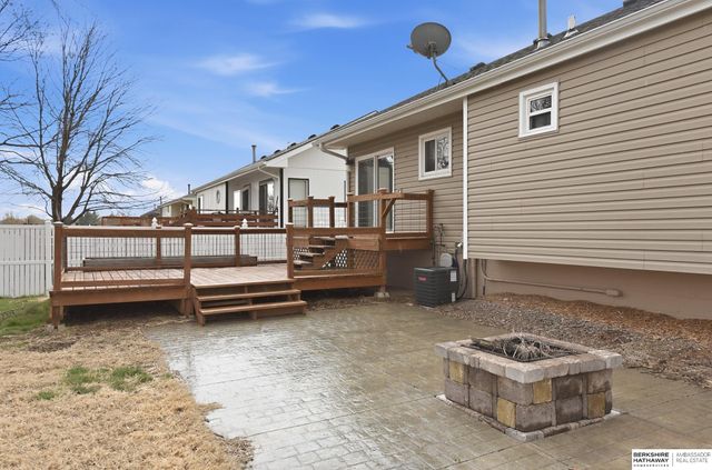 6213 N 80th Street, Omaha, NE 68134