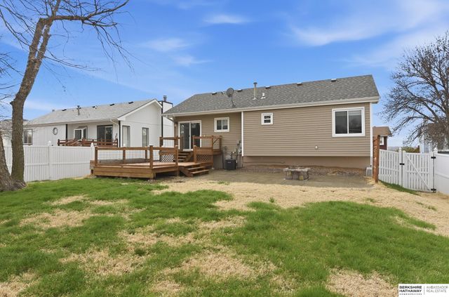 6213 N 80th Street, Omaha, NE 68134