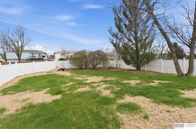 6213 N 80th Street, Omaha, NE 68134