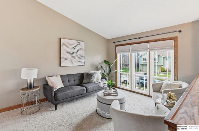 6213 N 80th Street, Omaha, NE 68134