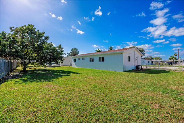 22503 SW 113th Pl, Miami, FL 33170