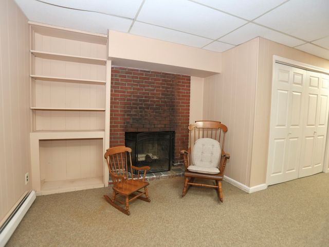 16 Hycrest Dr, Worcester, MA 01606
