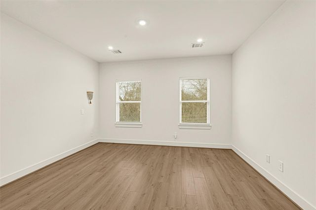1405 E 33rd Street A, Houston, TX 77022