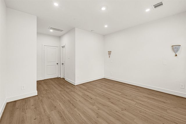 1405 E 33rd Street A, Houston, TX 77022