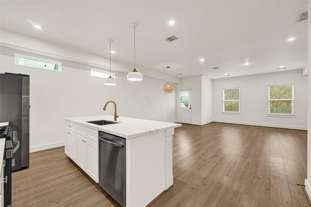 1405 E 33rd Street A, Houston, TX 77022