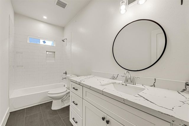 1405 E 33rd Street A, Houston, TX 77022