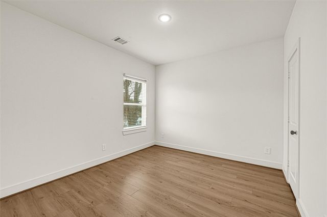 1405 E 33rd Street A, Houston, TX 77022