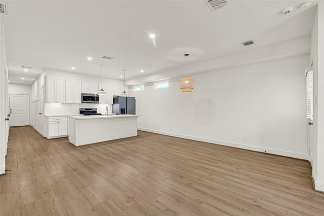 1405 E 33rd Street A, Houston, TX 77022