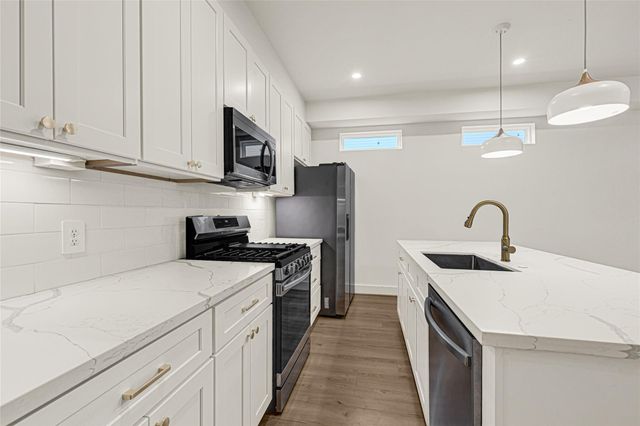 1405 E 33rd Street A, Houston, TX 77022