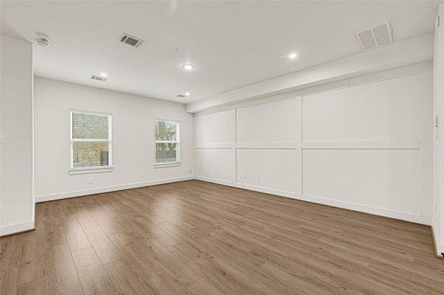 1405 E 33rd Street A, Houston, TX 77022
