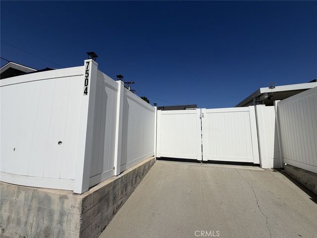 7502 N Hollywood Way, Burbank, CA 91505