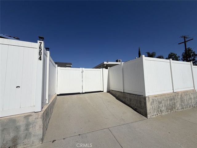 7502 N Hollywood Way, Burbank, CA 91505