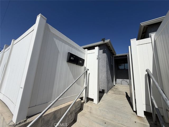 7502 N Hollywood Way, Burbank, CA 91505