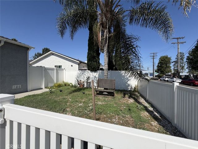7502 N Hollywood Way, Burbank, CA 91505