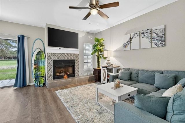 210 Oak Bay St 504, Rockport, TX 78382