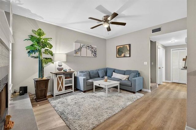 210 Oak Bay St 504, Rockport, TX 78382