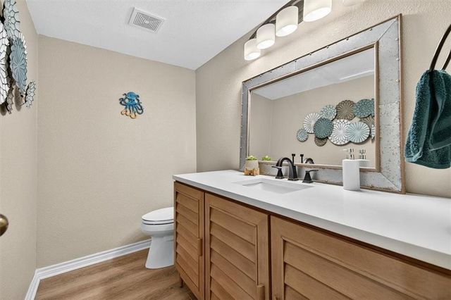 210 Oak Bay St 504, Rockport, TX 78382