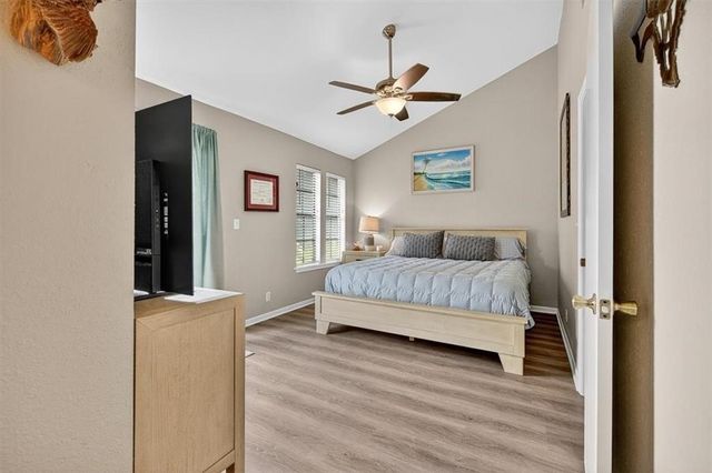 210 Oak Bay St 504, Rockport, TX 78382