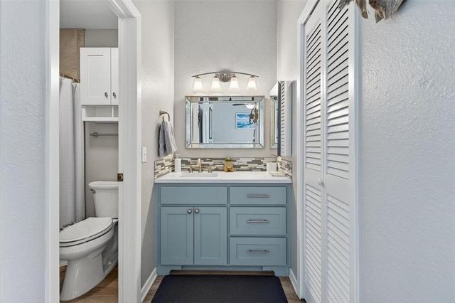 210 Oak Bay St 504, Rockport, TX 78382