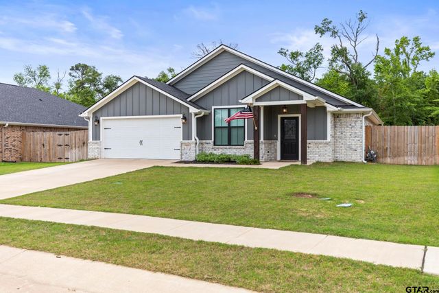 16022 Crossing Cir, Lindale, TX 75771
