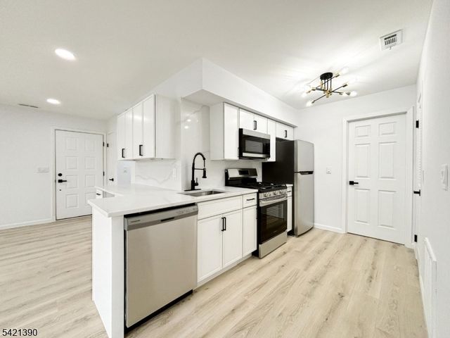 1 Beaver Creek Dr 1, Vernon Twp., NJ 07462