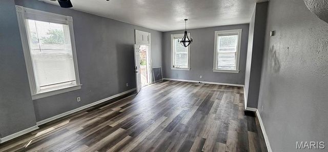 3646 Iowa Avenue, St Louis, MO 63118