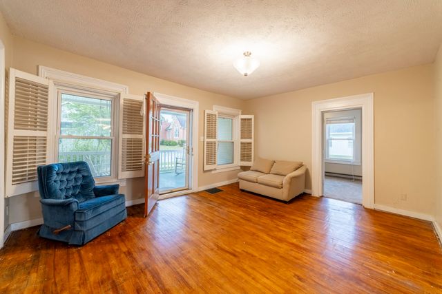 201 S Oak Street, Buchanan, MI 49107