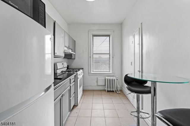 124 Storms Ave 4J, Jersey City, NJ 07306