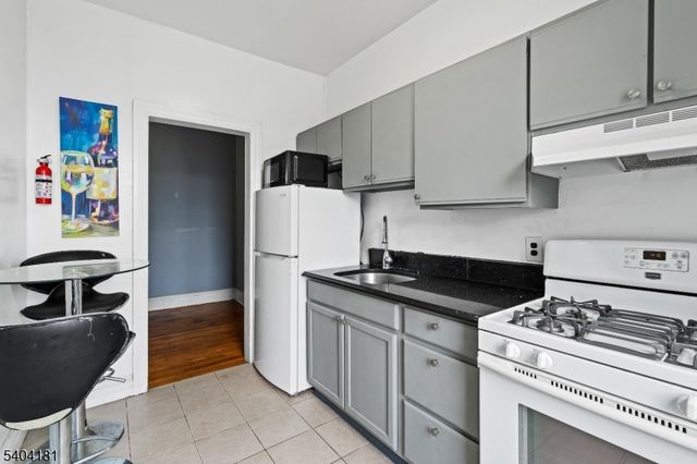 124 Storms Ave 4J, Jersey City, NJ 07306