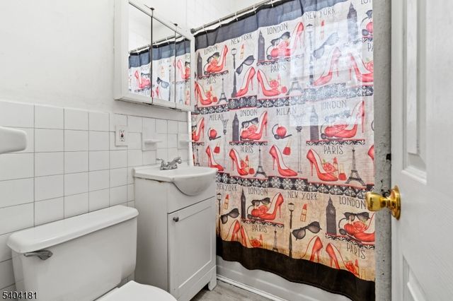 124 Storms Ave 4J, Jersey City, NJ 07306