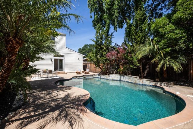 1023 Roosevelt Avenue, Redwood City, CA 94061