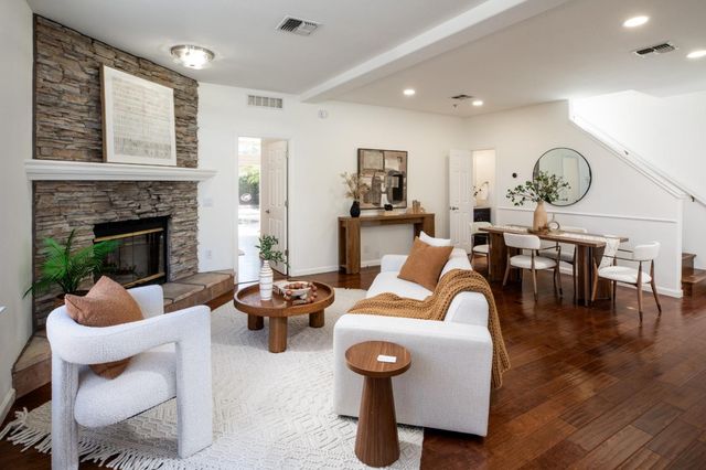 1023 Roosevelt Avenue, Redwood City, CA 94061