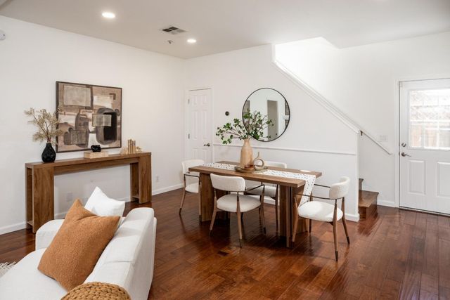 1023 Roosevelt Avenue, Redwood City, CA 94061