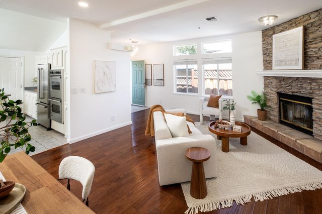 1023 Roosevelt Avenue, Redwood City, CA 94061