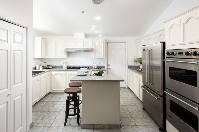 1023 Roosevelt Avenue, Redwood City, CA 94061