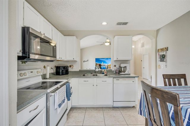 2944 COOL BREEZE CIRCLE, St Cloud, FL 34769