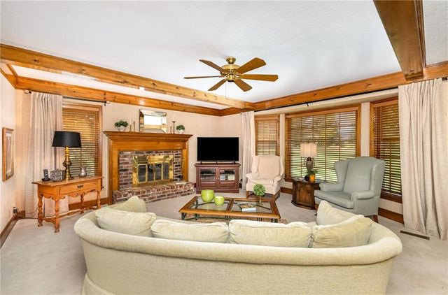 16970 Grandview Street, Overland Park, KS 66085