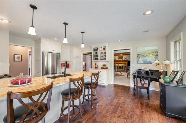 16970 Grandview Street, Overland Park, KS 66085