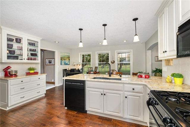 16970 Grandview Street, Overland Park, KS 66085