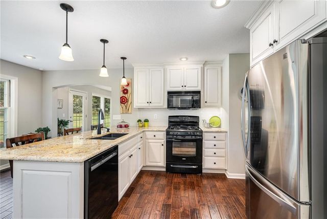 16970 Grandview Street, Overland Park, KS 66085